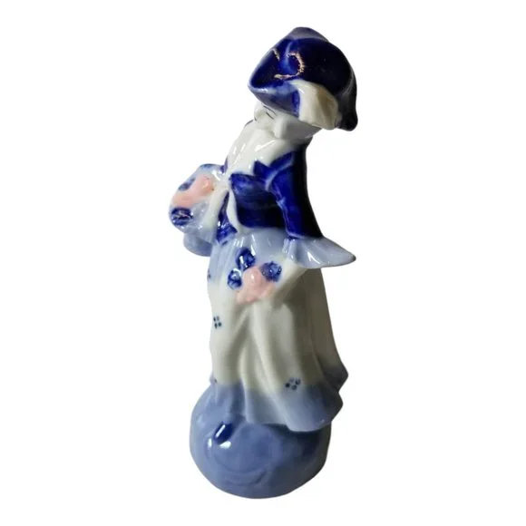 Vintage Blue & White Figurine Victorian Lady in Colonial Dress, Occupied Japan - Picture 9 of 12